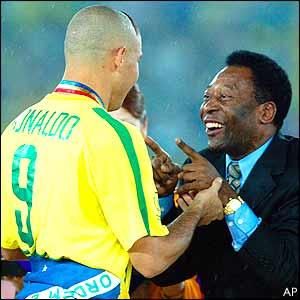 _38107506_ronaldo_pele_ap3003.jpg